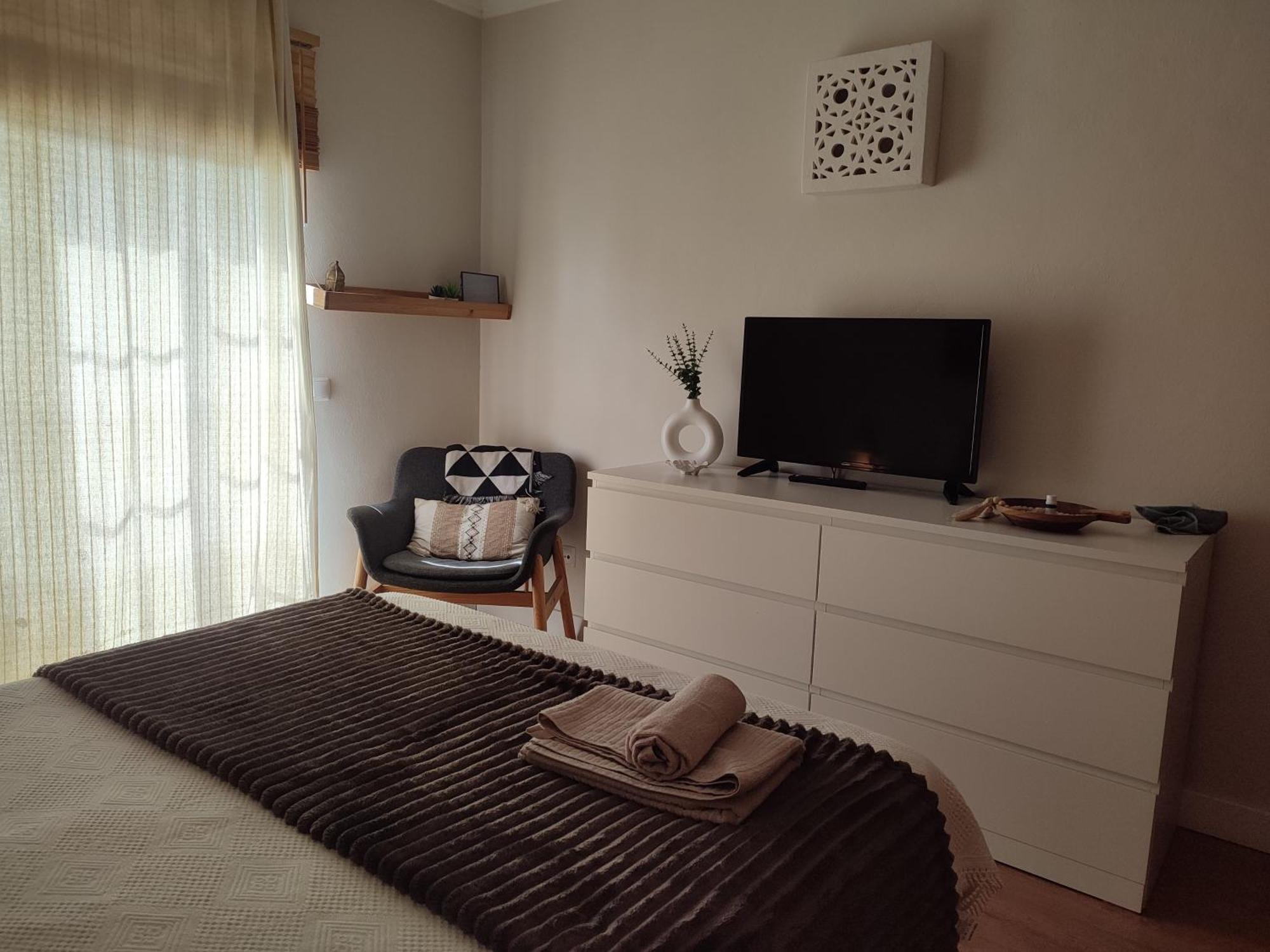 Lovely Bedroom In אלג'זור מראה חיצוני תמונה